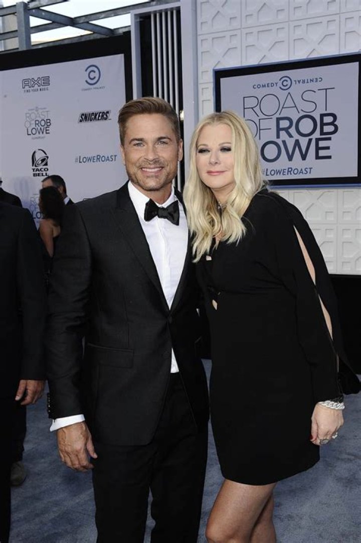 A Look Into Rob Lowe And Sheryl Berkoff Married Life