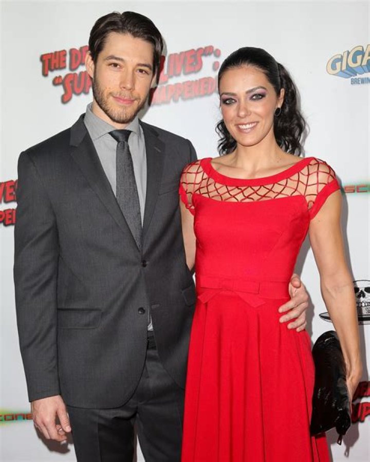 Adrianne Curry’s Husband: Who is Adrianne Curry Dating?