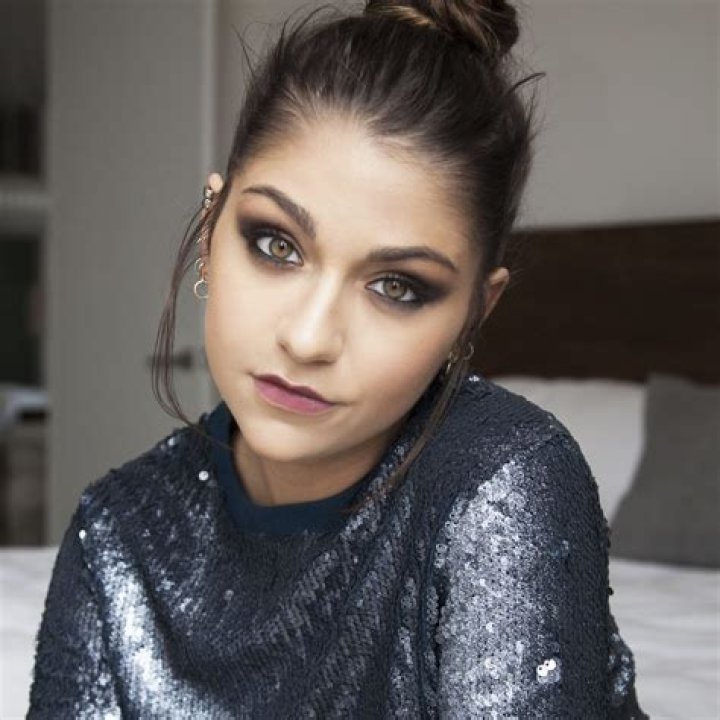 Andrea Russett- Age, Height, Boyfriend, Net Worth, Ethnicity
