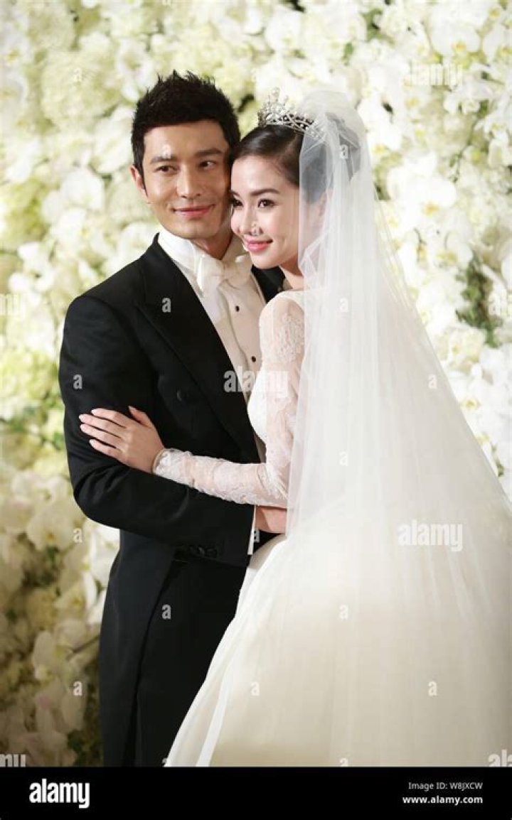 AngelaBaby’s Husband: Who is AngelaBaby Dating?