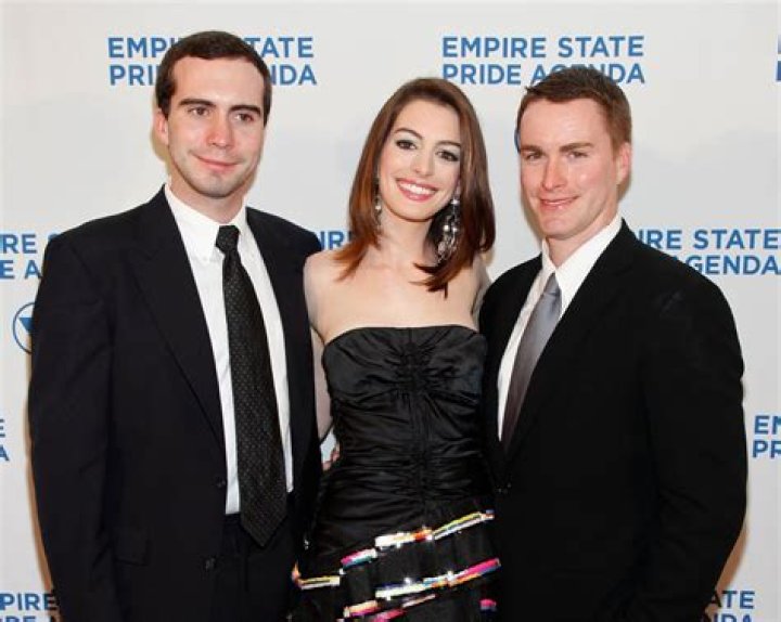 Anne Hathaway Siblings: Meet Thomas And Michael