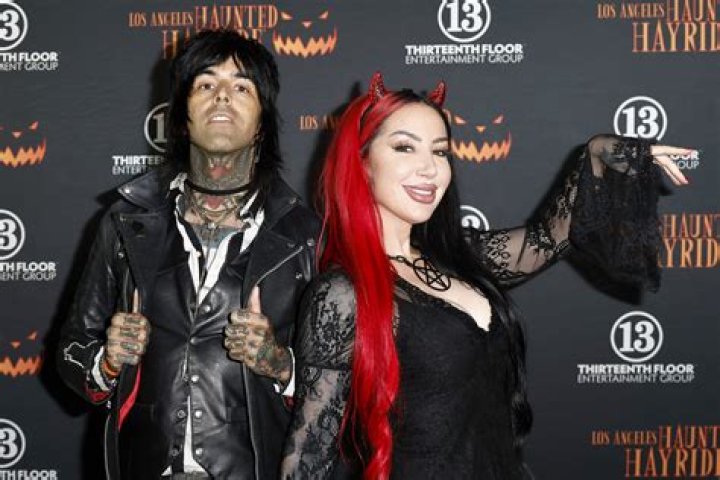 
Ash Costello- Wiki, Age, Height, Net Worth, Husband, Marriage	