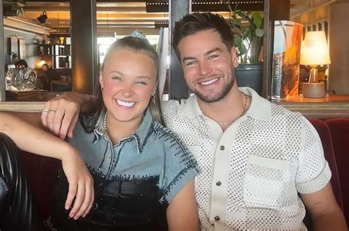 CandyEvie’s Boyfriend: Who is CandyEvie Dating?