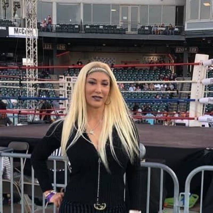 Carolyn Chambers- Wiki, Age, Husband, Ethnicity, Net Worth, Height, Career