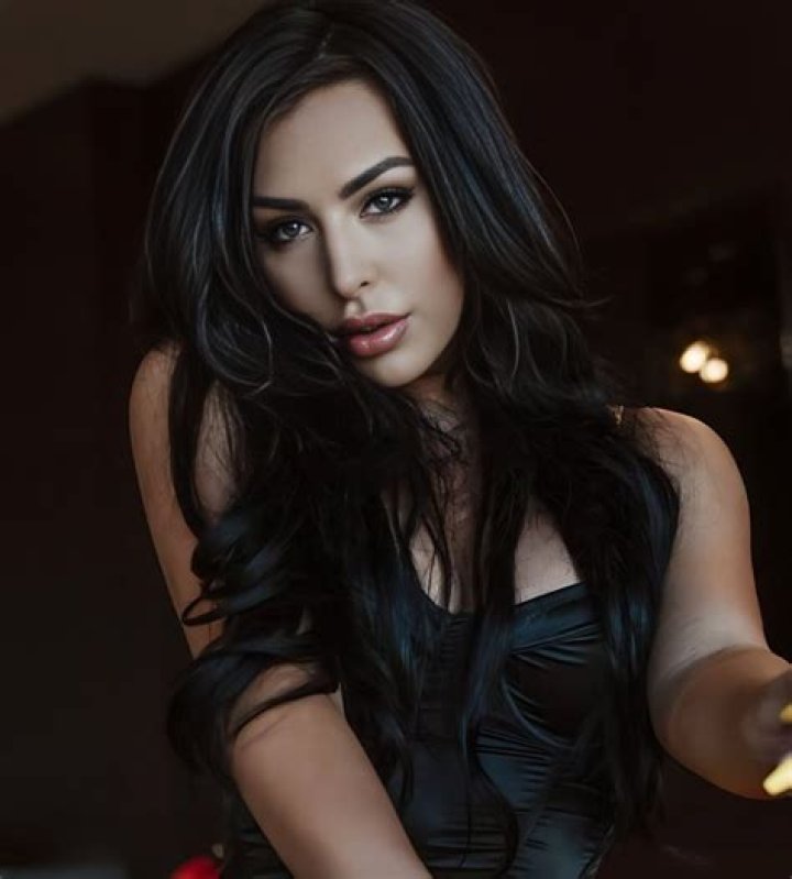 Chanel Santini - Net Worth, Age, Height, Birthday, Bio, Wiki!