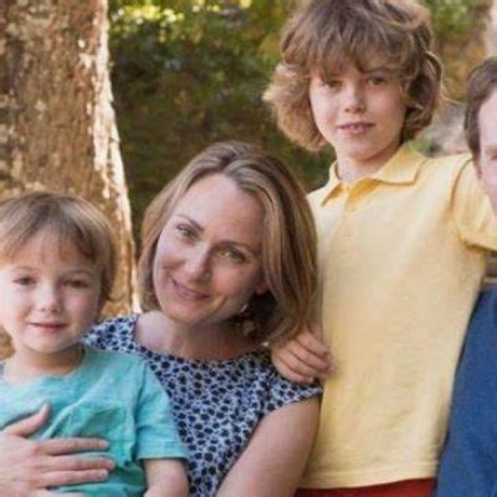 Christopher Carlton Cumberbatch- Wiki, Age, Siblings, Parents, Net Worth, Career (Biographygist)