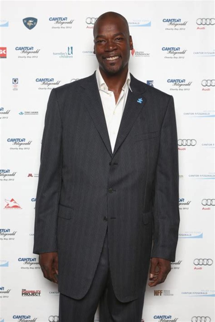 Cliff Robinson - Net Worth, Age, Height, Birthday, Bio, Wiki!