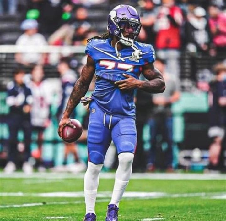 Dalvin Cook Net Worth, Age, Height