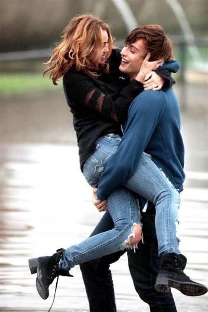 Douglas Booth: Sex With Miley Cyrus Is Awkward
