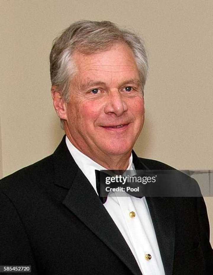 Douglas R. Oberhelman Net Worth, Age, Height, Bio, Birthday, Wiki!