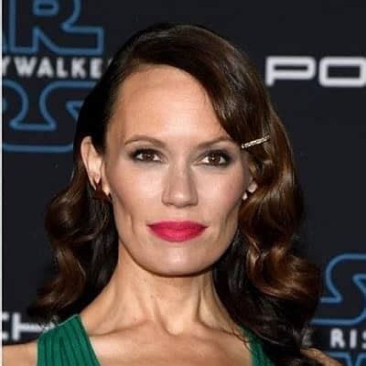 Emily Swallow- Wiki, Height, Net Worth, Husband, Marriage, Height