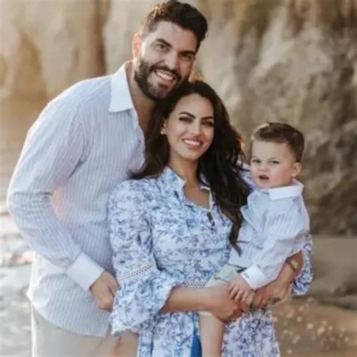 Eric Hosmer- Wiki, Age, Height, Net Worth, Girlfriend, Ethnicity