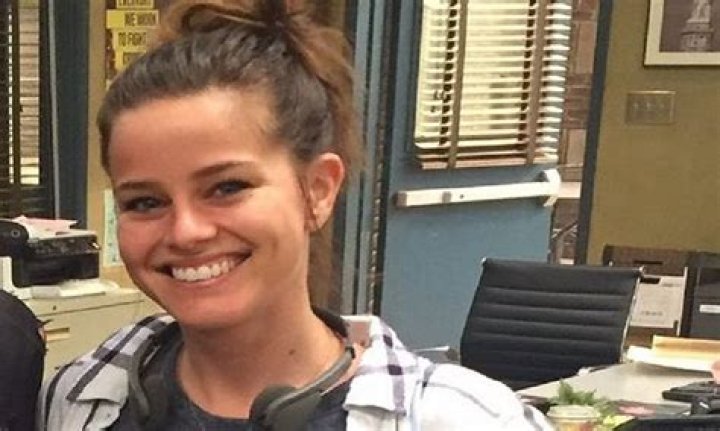 Fame | Carly Hallam net worth and salary income estimation Apr, 2024