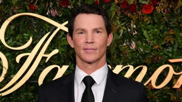 Fame | Shawn Hatosy net worth and salary income estimation Apr, 2024