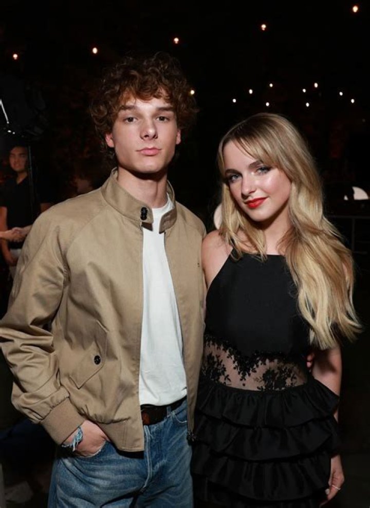 Grace Mandeville’s Boyfriend: Who is Grace Mandeville Dating?