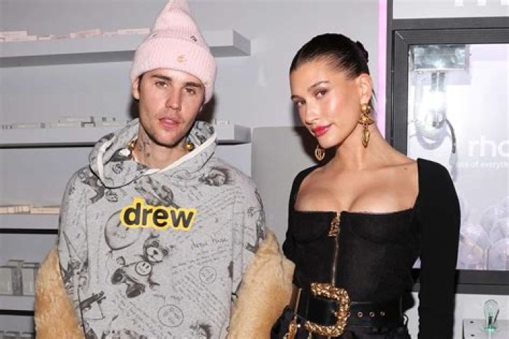Halsey covers Justin Bieber and The Weeknd