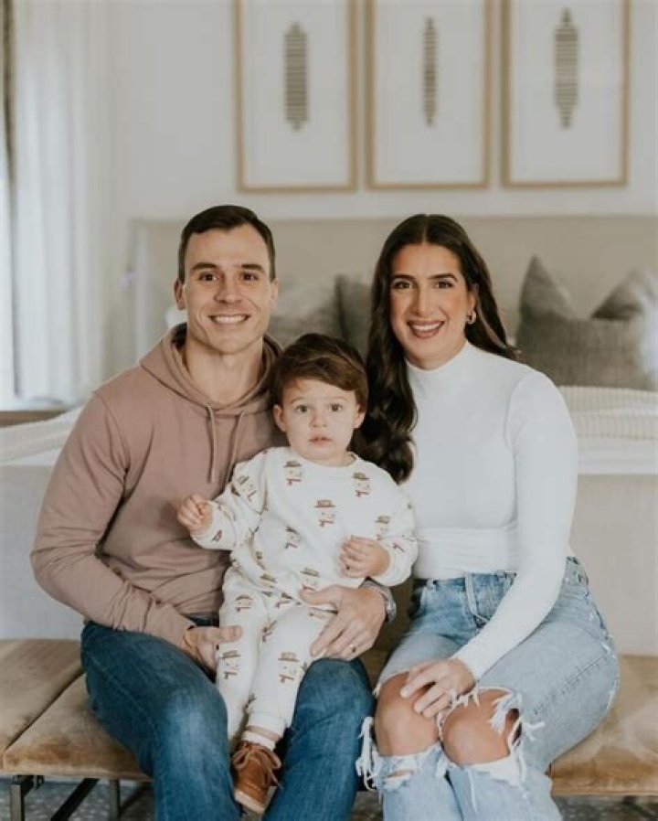 Hannah Straight- Wiki, Age, Ethnicity, Husband, Height, Net Worth, Career