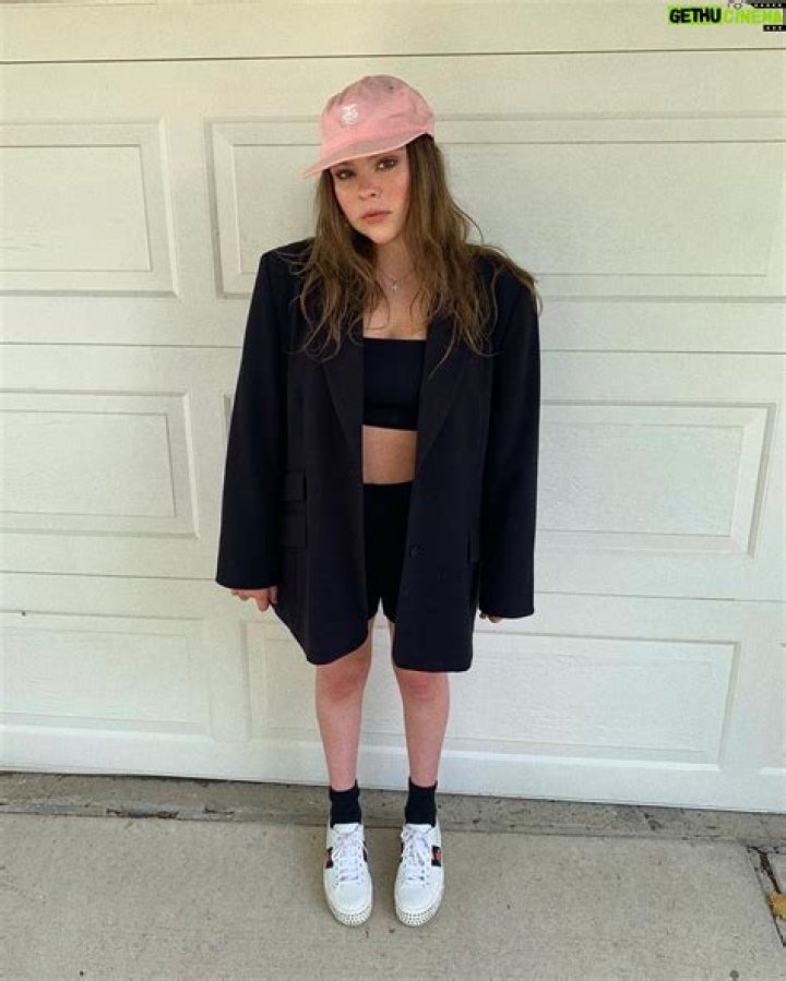 Hannah Zeile- Wiki, Age, Height, Net Worth, Boyfriend, Ethnicity