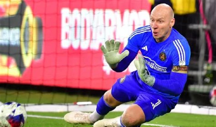 How much does Brad Guzan earn?