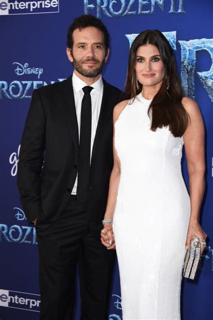 Idina Menzel’s Husband: Who is Idina Menzel Dating?