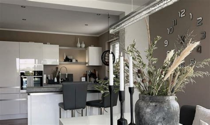 Interior by Kati’s Girlfriend: Who is Interior by Kati Dating?