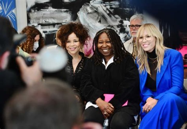 JSKY hosts another highly successful charity fashion night