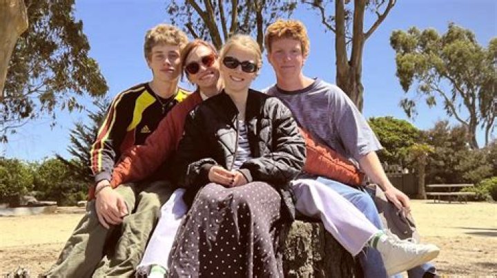Julia Roberts Child Abuse Scandal: Terrorized By Step Father Michael Motes (PHOTO)