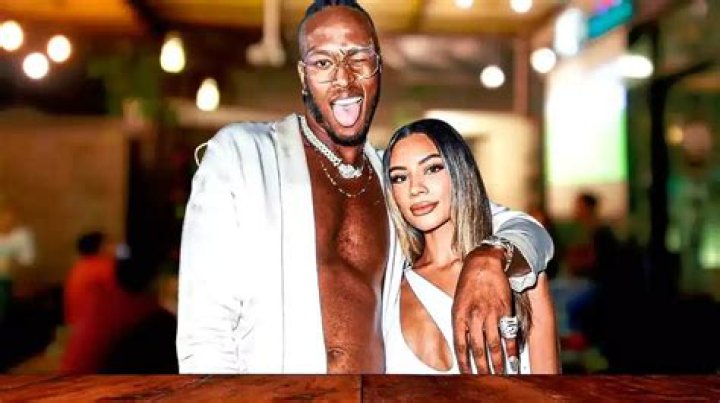 Kyle Turner Girlfriend: Who was Kyle Turner dating?