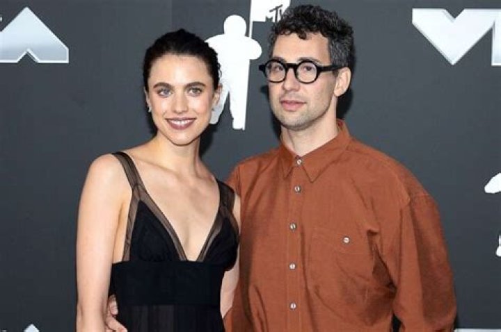Margaret Qualley- Biography, Age, Net Worth, Boyfriend, Height, Weight