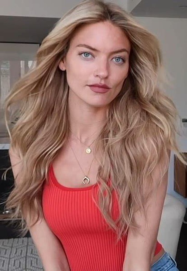 Martha Hunt- Bio, Age, Height, Weight, Net Worth, Relationship