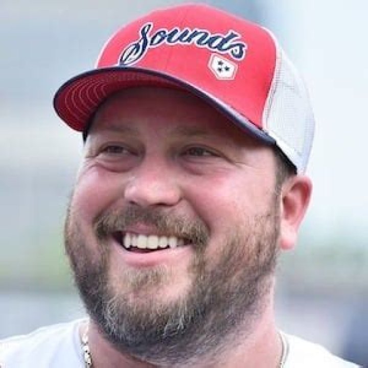 Mitchell Tenpenny Net Worth, Age, Height, Bio, Birthday, Wiki!