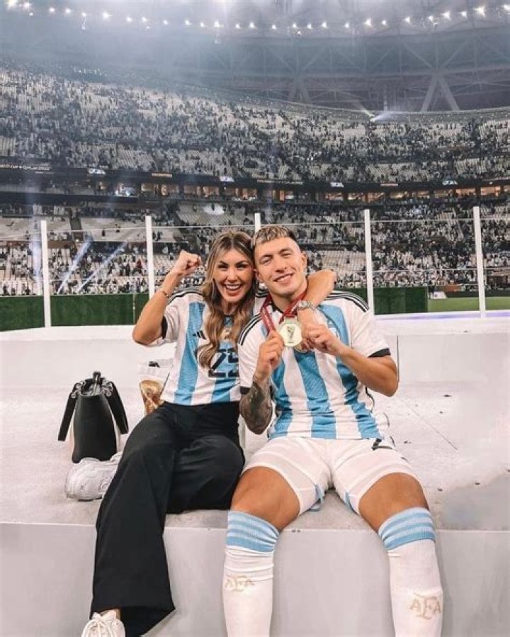 
Muri Lopez Benitez- All About The Girlfriend Of Lisandro Martinez	