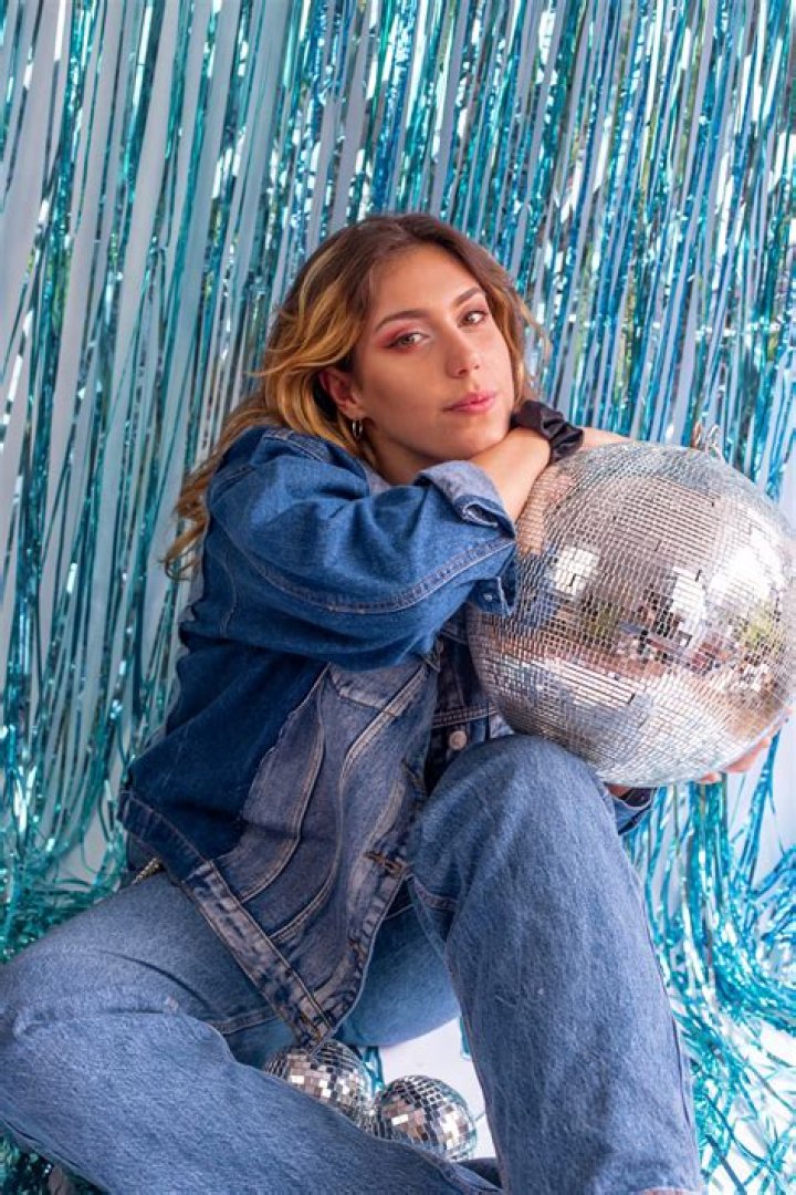 Natalie Shay delivers sugar-coated pop in 