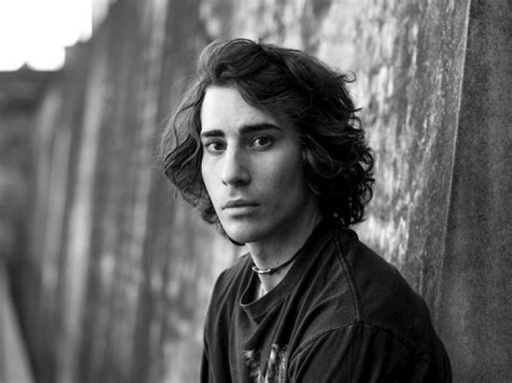 Nick de la Hoyde Drops Alluring “Stay By Me”
