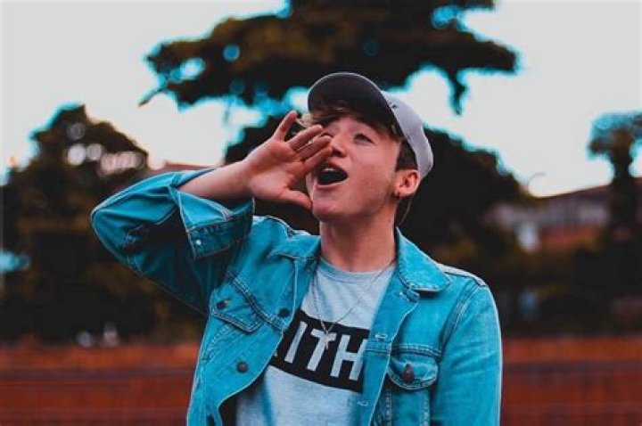 
Paulo Londra- Net Worth, Bio, Age, Girlfriend, Dating, Height, Ethnicity	