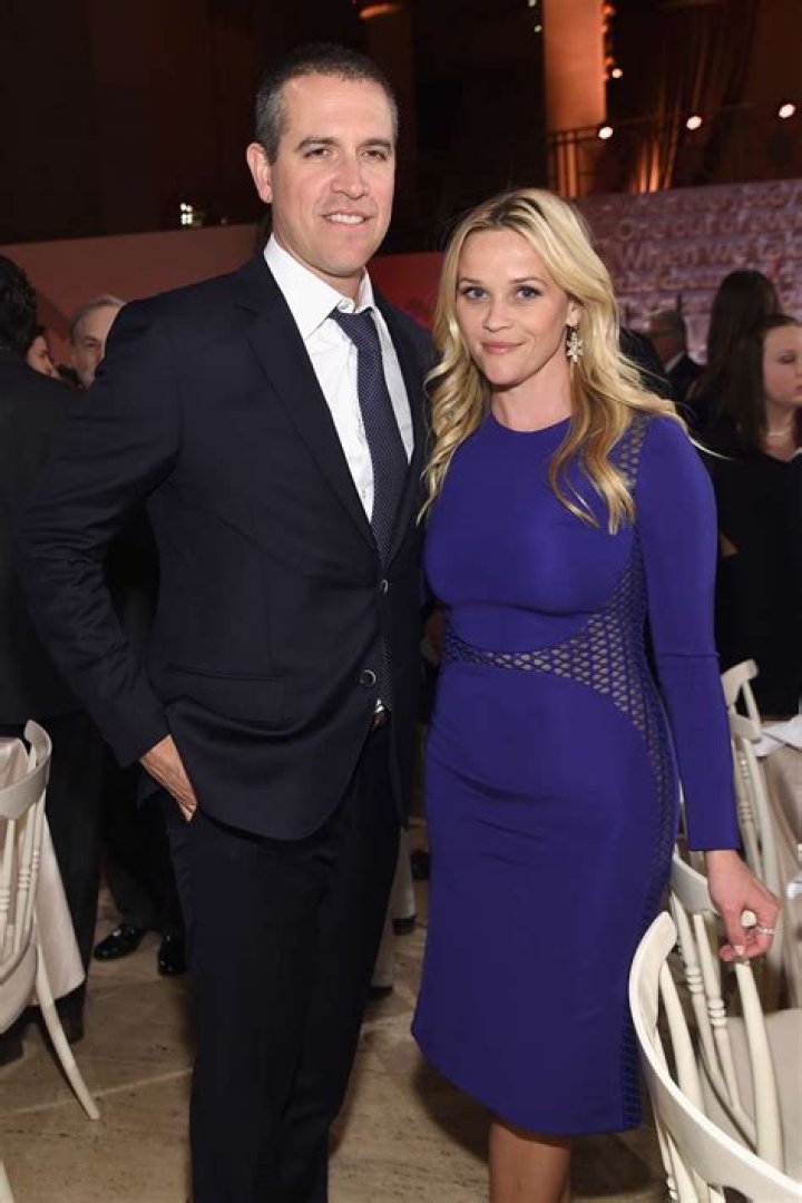 Reese Witherspoon Divorce: Jim Toth Fights About Money And Her Alcoholism! (PHOTO)