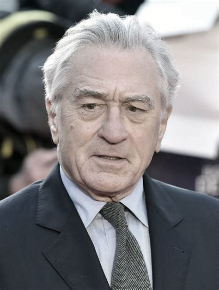 Robert De Niro Bio, Age, Career, Net Worth, Family