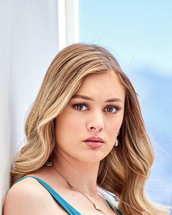 Role Model Net Worth, Age, Height, Bio, Birthday, Wiki!