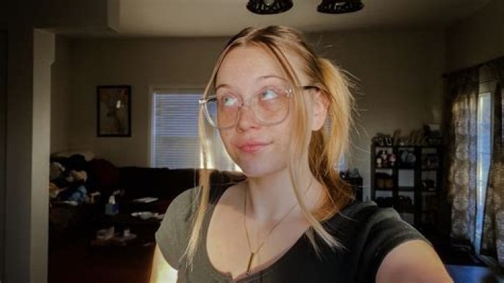 Sammie Lewis- Bio, Age, Net Worth, Husband, Height, Career