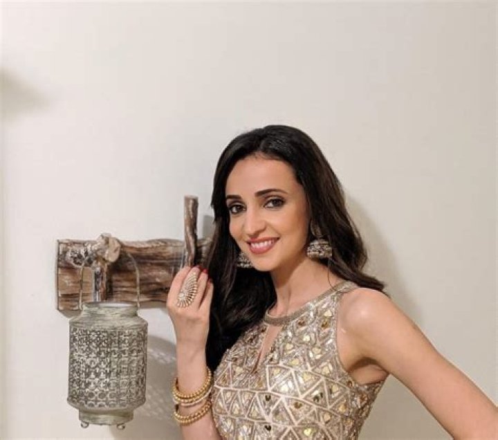 Sanaya Irani - Net Worth, Age, Height, Birthday, Bio, Wiki!