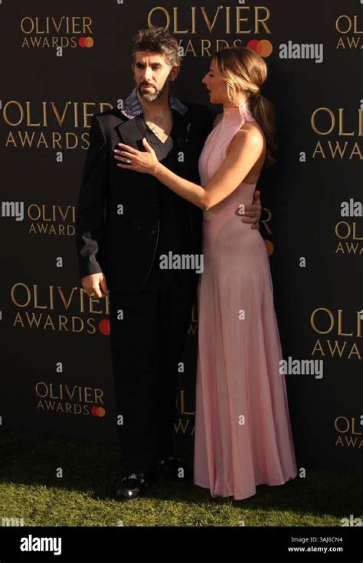 Simon Lipkin’s Girlfriend: Who is Simon Lipkin Dating?