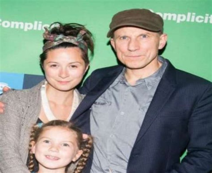 Simon McBurney’s Wife: Who is Simon McBurney Dating?