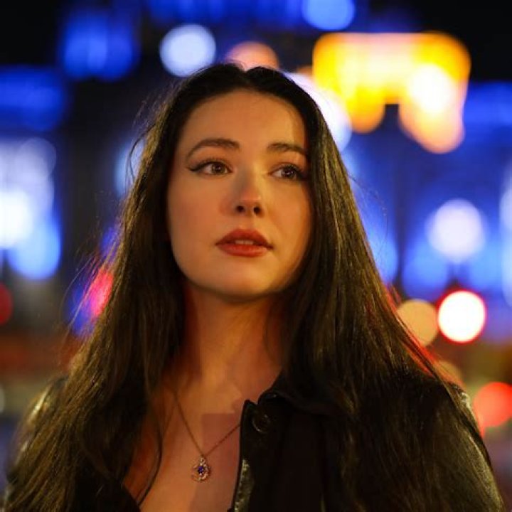 SINGLE: Dance-pop singer reveals ethereal new single 'Buzz'