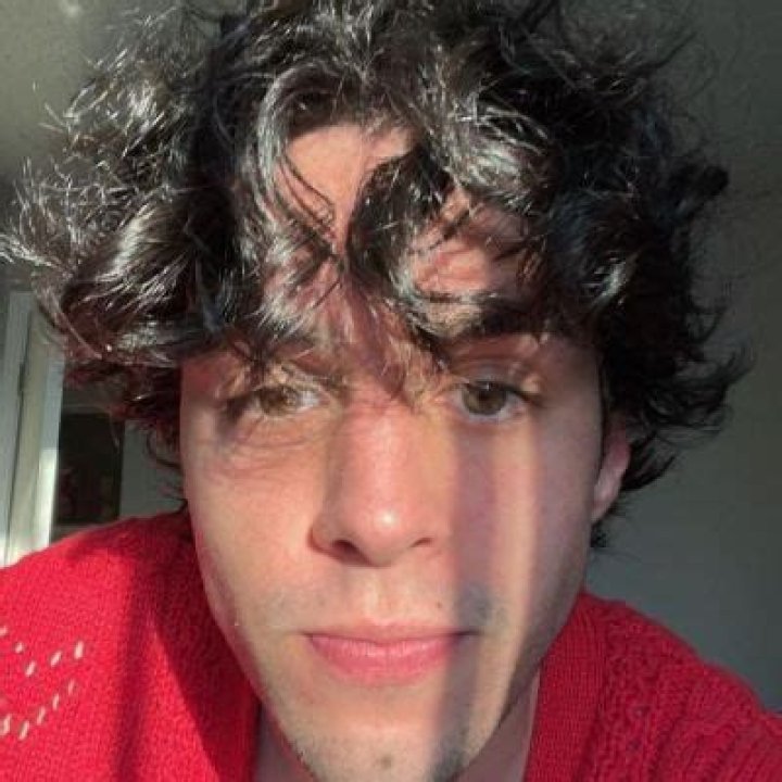 Stephen Sanchez- Wiki, Age, Height, Net Worth, Girlfriend, Ethnicity