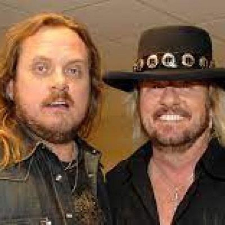 Sweet Florida, A New Van Zant Song Is Causing Confusion online