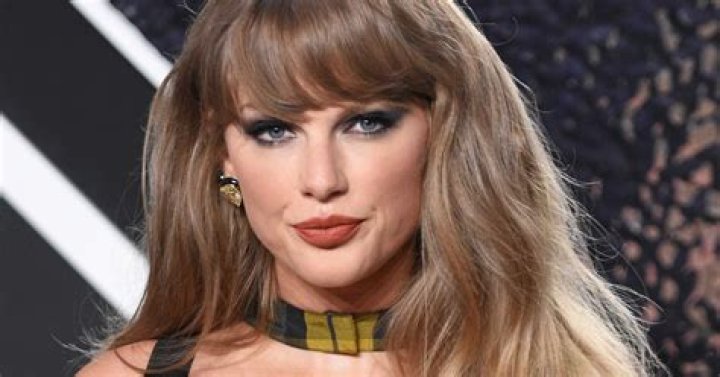 T Swift Uploads Mysterious Instagram Post After Expunging All Social Media
