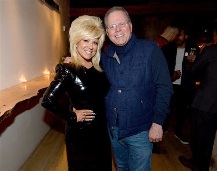 Theresa Caputo Net Worth, Age, Height, Bio, Birthday, Wiki!