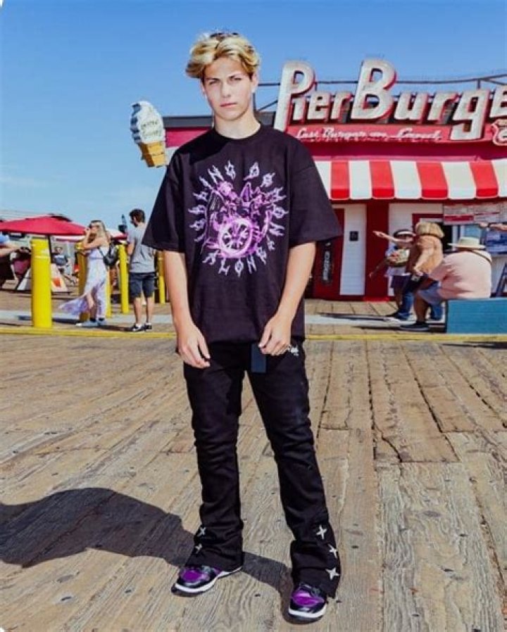 Walker Bryant- Age, Girlfriend, Height, Net Worth, Nationality