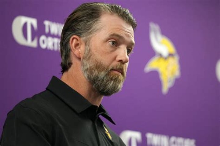Wes Phillips Net Worth: How rich is Wes Phillips?