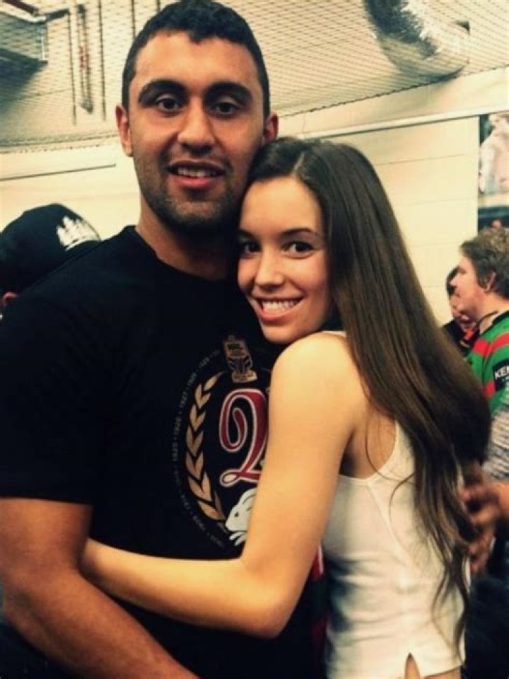 Who is Alex Johnston Dating – Alex Johnston's Girlfriend & Exes